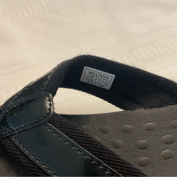 Megnya Flip Flops - Picture 5 of 6